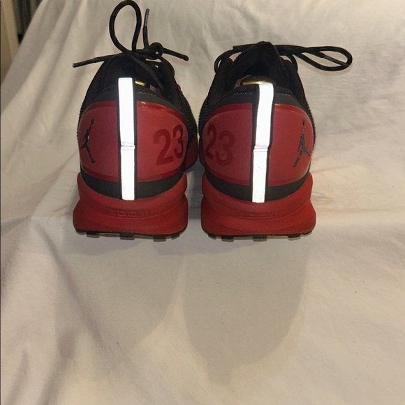 Air Jordan Zoom Tenacity 'Bred' Training Shoe - Picture 3 of 8